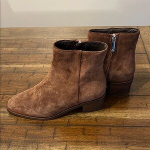 Aquatalia Chestnut Suede Ankle Booties Size 5 EUC